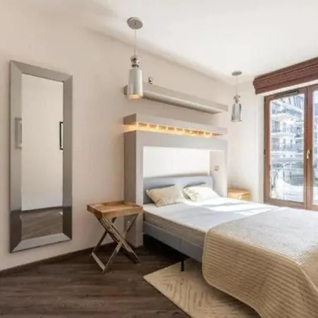 Urban Nest Group - Szafarnia 5 Apartment Danzig